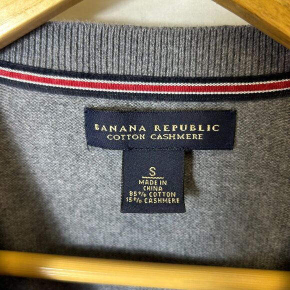 Banana Republic Gray Cotton Cashmere Pink Embroidered Crewneck Sweater Size S - Picture 4 of 10